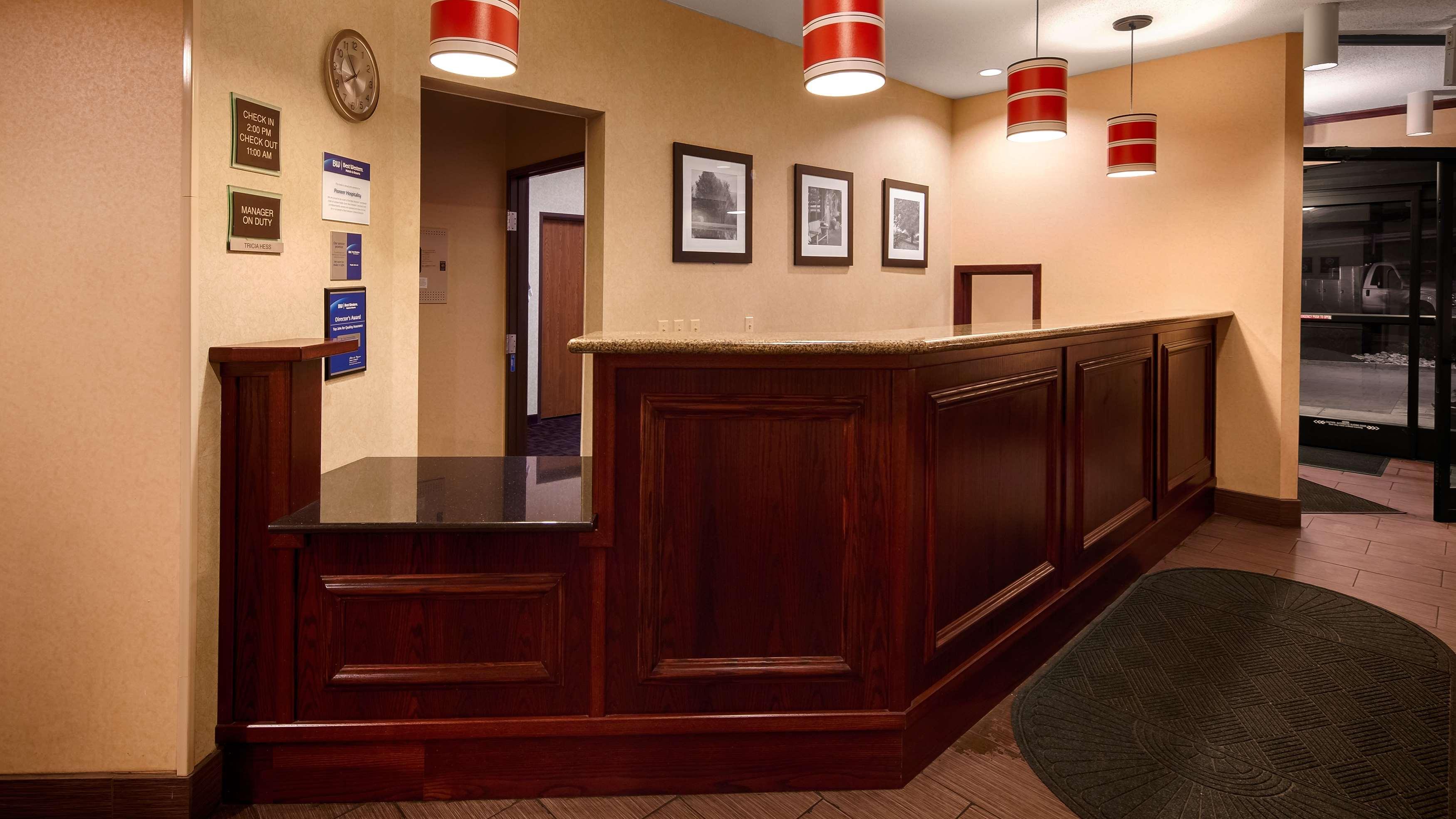 Best Western Plus Executive Inn St. Marys Exterior photo